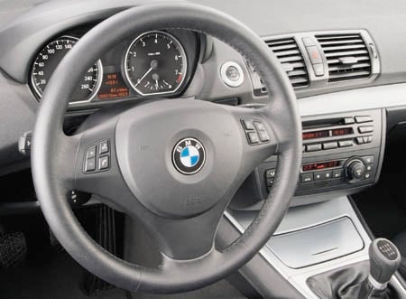 １シリーズ（ＢＭＷ）１３０ｉ Ｍスポーツ（2006年9月）｜カタログから中古車を探すなら【グーネット】